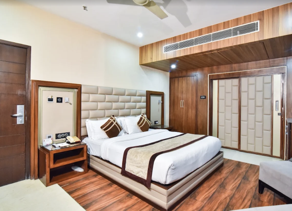 Hotel Sawera Grand Amritsar